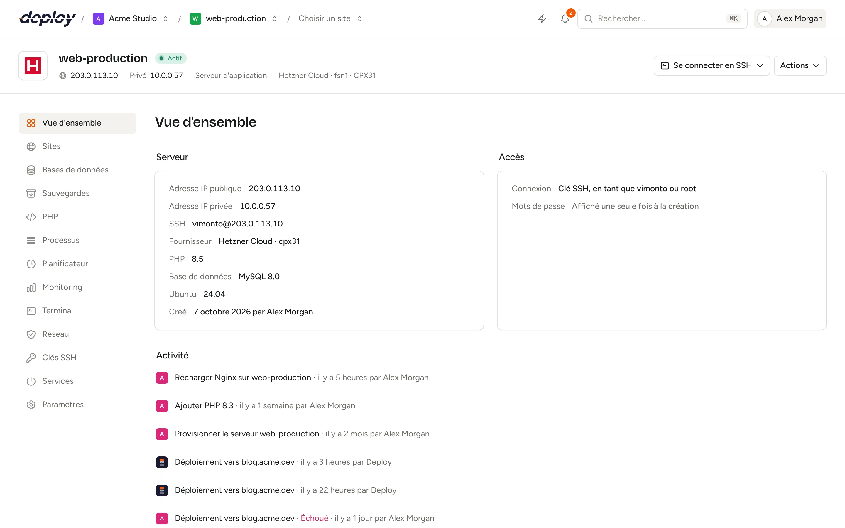 La vue d'ensemble d'un serveur avec la barre latérale des pages propres à son type