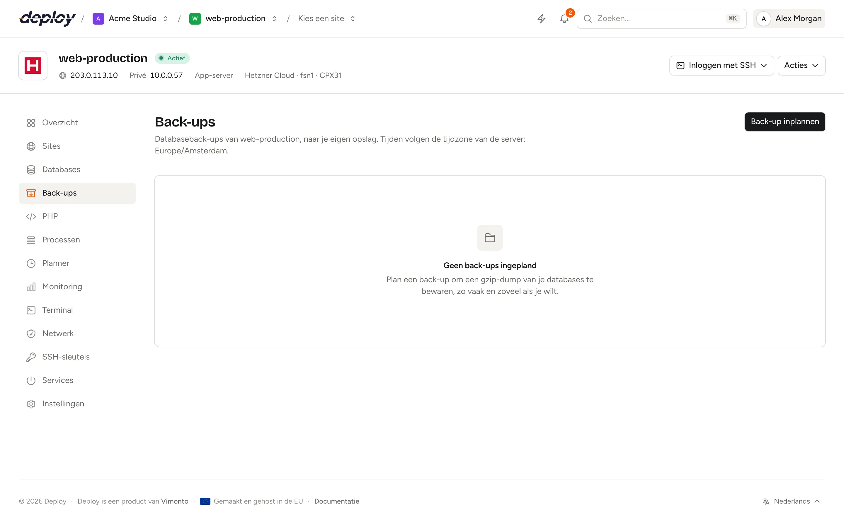 De pagina Back-ups met een nachtelijk back-upschema en een lijst met geslaagde back-ups